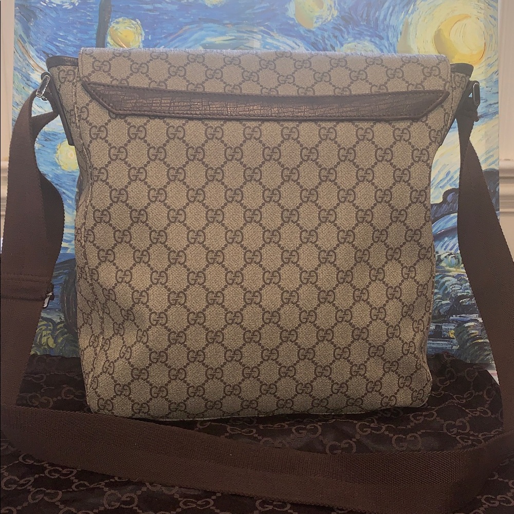Gucci  GG Canvas Messenger bag with COA - Picture 2 of 16